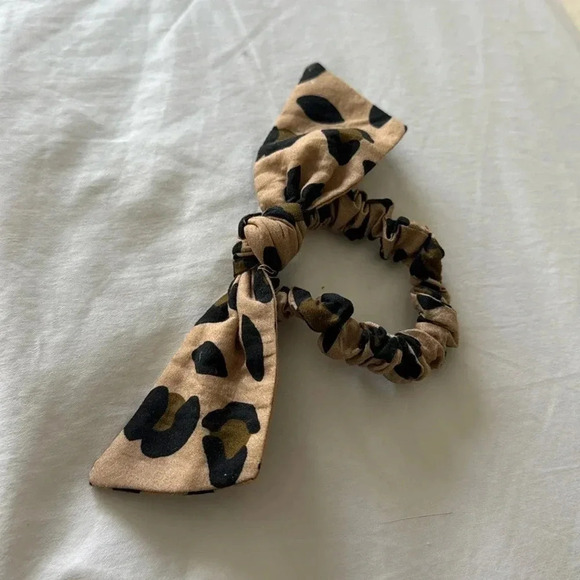 J. Crew Hair Tie - Picture 1 of 4